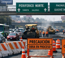 Inician las obras de repavimentación en Periférico Norte. Se reporta el cierre de tres carriles centrales que ha reducido la circulación a uno solo.