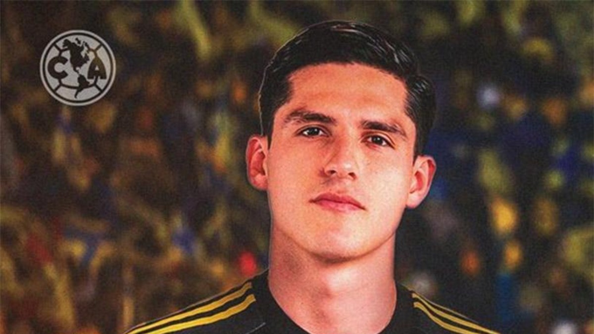 Foto del anuncio de Aarón Mejía con el América.