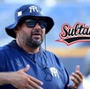 Rafael Guzmán es el entrenador de Sultanes Femenil para la Liga de Softbol.
