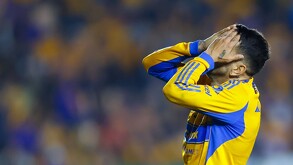 Ángel Correa en el Estadio Universitario.
