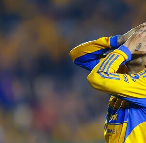 Ángel Correa en el Estadio Universitario.