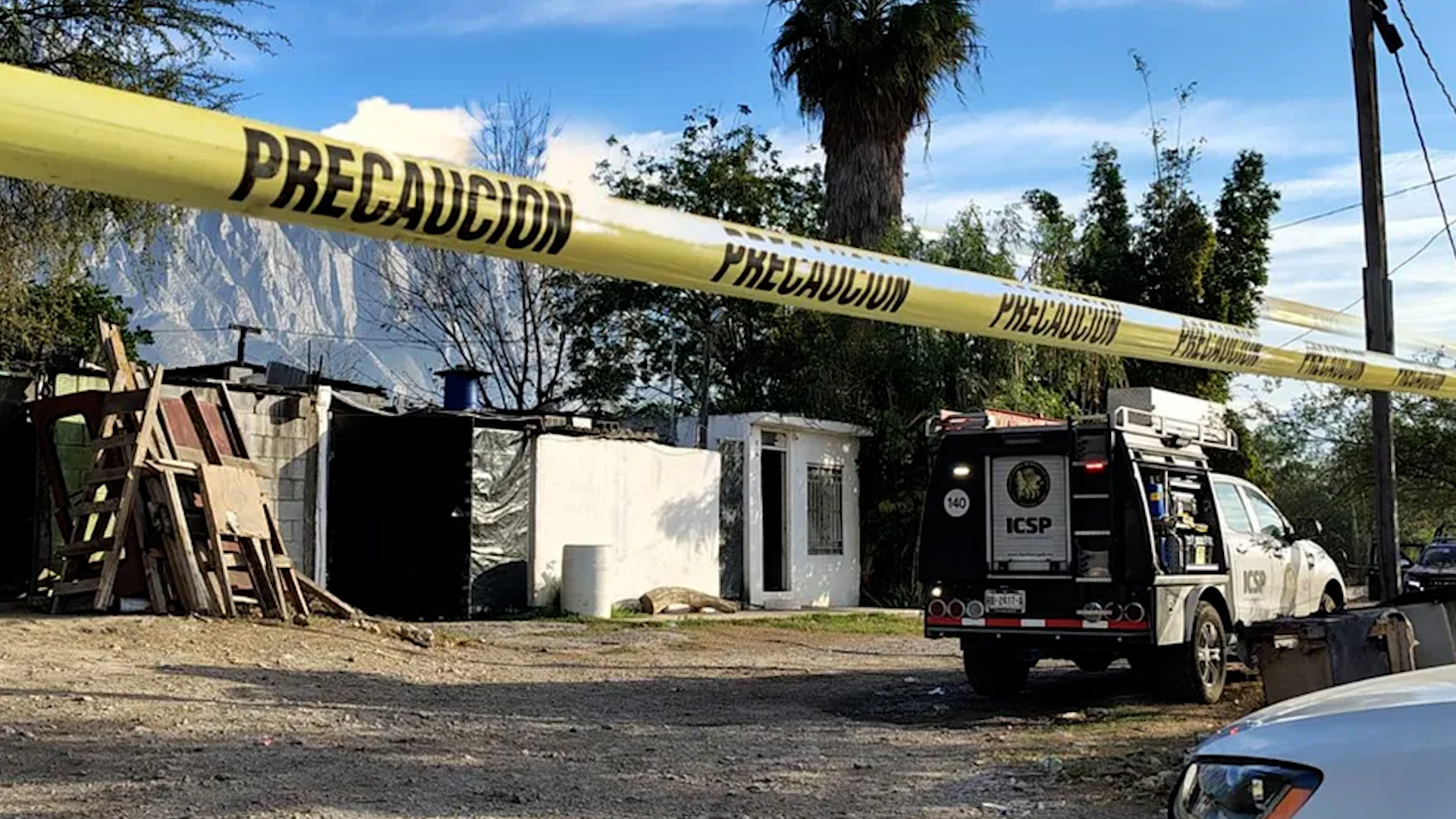 El joven fue asesinado por varios sujetos que utilizaron un bate de béisbol y cuchillos en el municipio de García y después asaltaron a su familia.