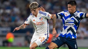 Luca Orellano jugando contra Rayados en un partido de la Leagues Cup.