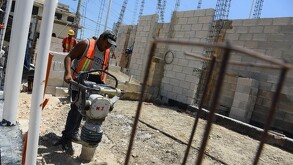 ¿Cuánto gana una albañil con el aumento del salario mínimo en 2026?