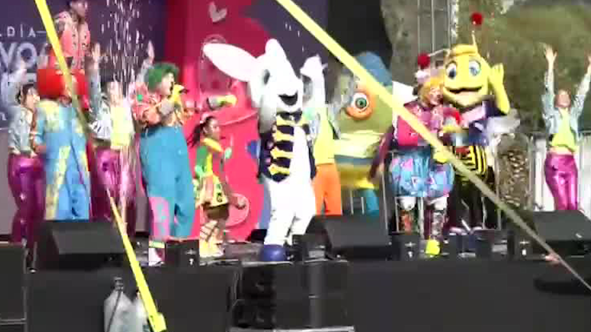 El alcalde de Janecarlo Lozano festejó el Día de Reyes Magos con un espectáculo de payasos y un show musical infantil.