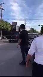 Gracias a que un testigo logró documentar la escena con su teléfono celular justo cuando el responsable se retiraba, su vehículo quedó plenamente identificado e