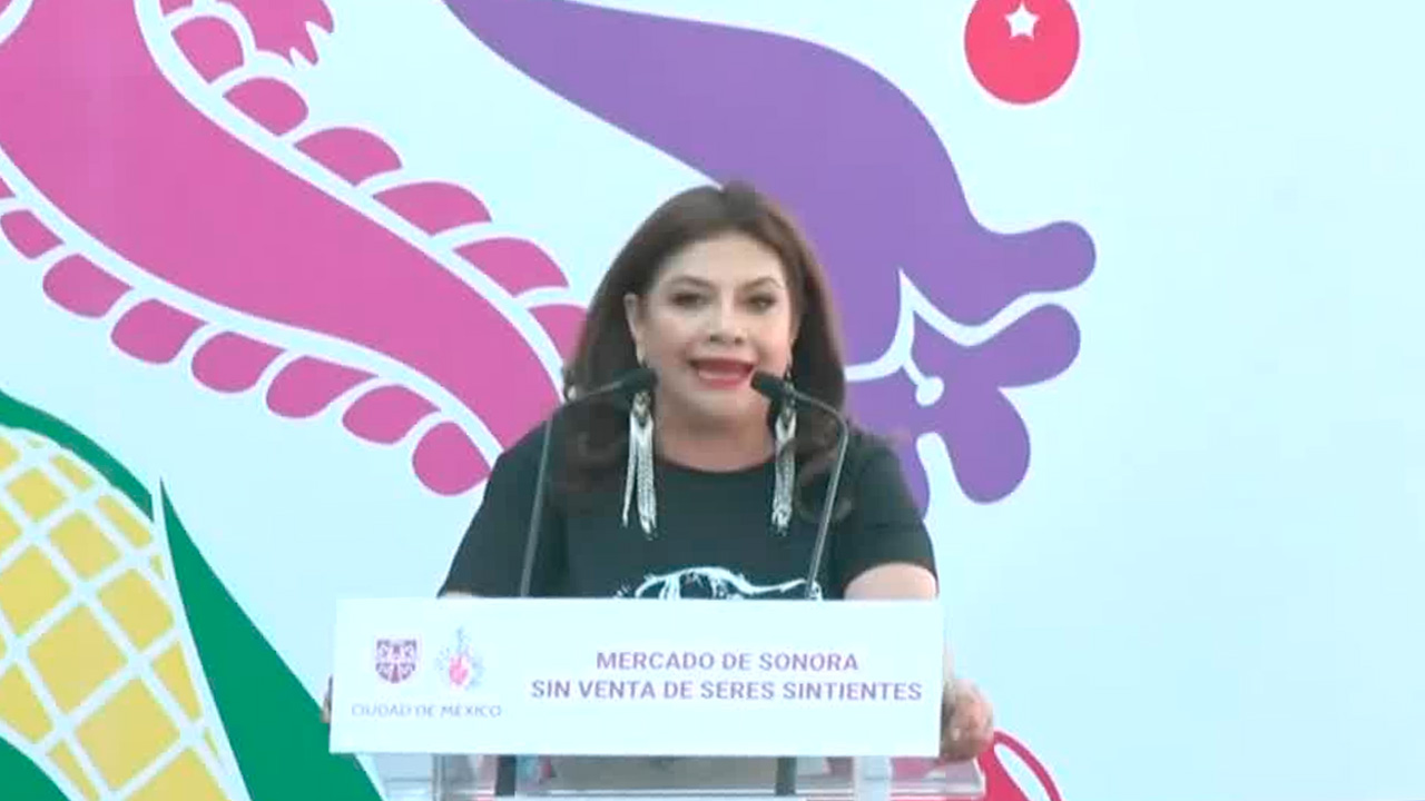 La jefa de Gobierno, Clara Brugada, recorrió el Mercado de Sonora para supervisar la prohibición de venta de animales.