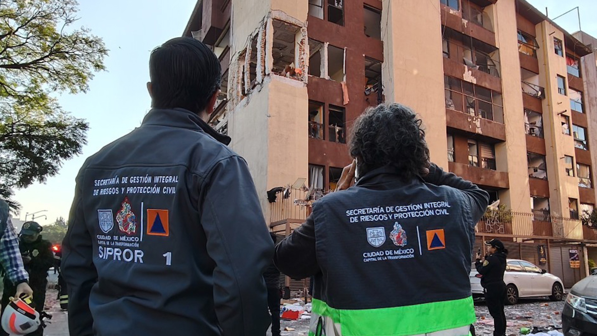 Protección Civil confirma que la explosión en Paseos de Taxqueña dañó 12 edificios. Reporta dos heridos graves y 24 familias que no podrán volver a sus casas.