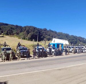 policías y militares en un operativo en carreteras entre puebla y veracruz