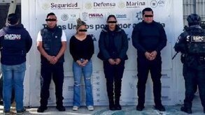 Policías detenidos por la Fiscalía de Puebla por vínculos con La Barredora.