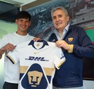 Robert Morales con la jersey de los Pumas de la UNAM.