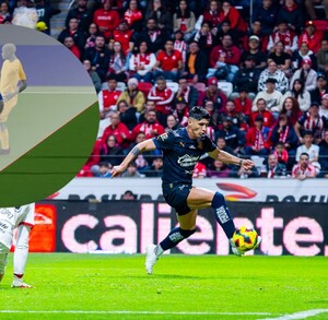 Fuera de lugar polémico de Alan Pulido con Chivas.