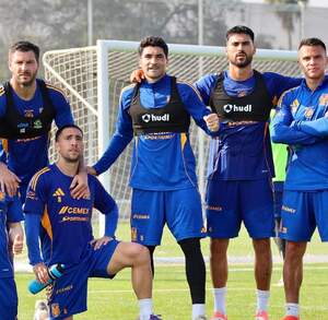 Parte de la plantilla de Tigres que resultó ganadora en un interescuadras previo al debut del Clausura 2026 en la Liga MX.