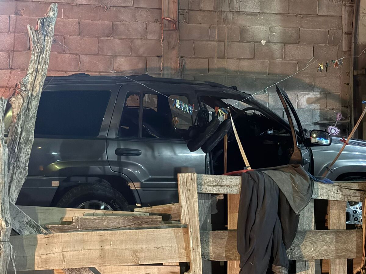 Tras el arribo de los elementos de Bomberos y Protección Civil de Torreón, lograron contener de inmediato las llamas.