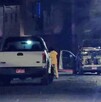 Camioneta blanca y patrulla de la Policía Municipal de Zamora con peritos y policías buscando indicios alrededor
