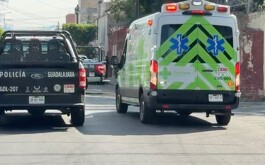 Patrulla de policía de Guadalajara y ambulancia