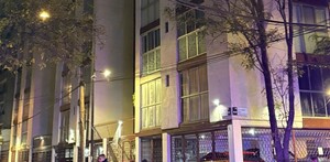 Elementos policiales acordonaron la escena del incidente quedando cerrado el paso vehicular de Sebastián del Piombo.