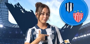 Allison Veloz portando la camiseta de Rayadas.