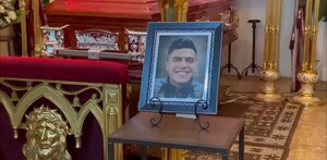 féretro y foto del periodista carlos castro, asesinado en veracruz