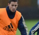 Lamisha Musonda en un entrenamiento del Chelsea con Eden Hazard.