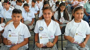 Alumnos de primaria recibirán más de 2 mil pesos con beca Rita Cetina. Aquí los detalles.
