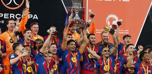 Jugadores del Barcelona celebrando el campeonato de la Supercopa de España 2026