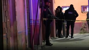 El cuerpo de ‘El Billy’, asesinado en Azcapotzalco, quedó sobre una banqueta, al lado de una combi.