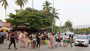 Desalojo de inmueble tras sismo en Guerrero.