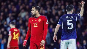 Borja Iglesias representando a la Selección Española.
