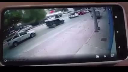 Testigos de los hechos solicitaron de inmediato el apoyo de los cuerpos de rescate, quienes brindaron los primeros auxilios.