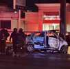 Auto incendiado en avenida Garza Sada en Monterrey.