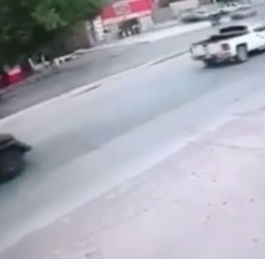 bulevar centenario de Torreón al momento de un accidente.