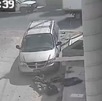 Camioneta estacionada antes de arrollar a un hombre en situación de calle en Tehuacán, Puebla.