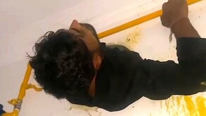 Ladrón atorado en una casa de la India.