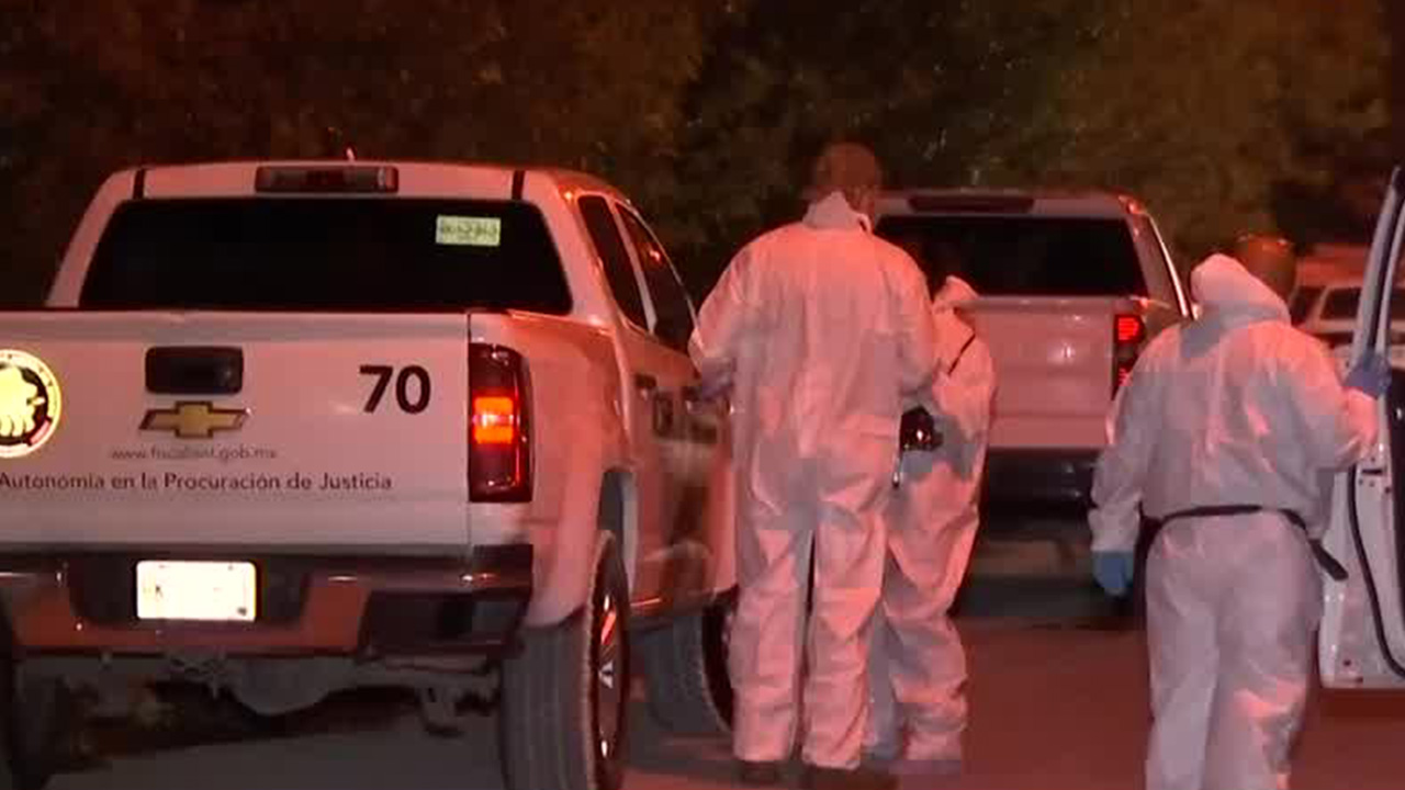 Un hombre de 40 años fue asesinado a balazos dentro de su domicilio en la colonia Valle de Lincoln, en García, Nuevo León.