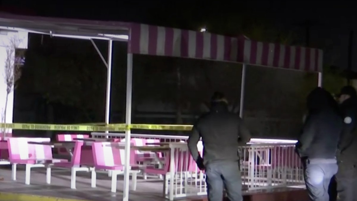 Colonia Santa María y cuerpo tapado de un hombre sin vida.