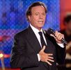 La Justicia en España investiga las denuncias de abuso sexual de dos mujeres contra el cantante Julio Iglesias.