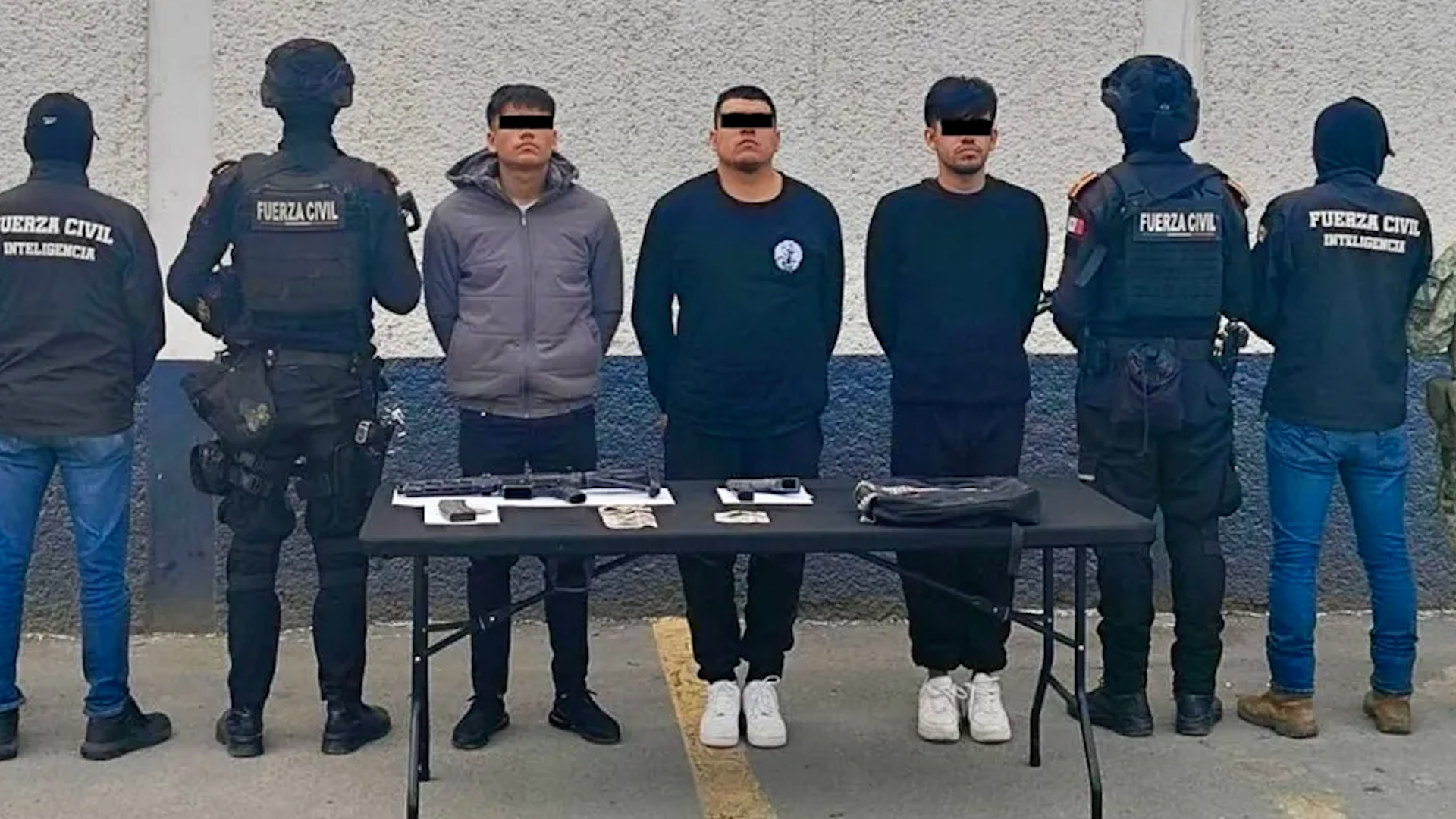 Tras alerta por disparos en la colonia Arturo B. de la Garza, autoridades capturan a tres sospechosos y aseguran armas de fuego.