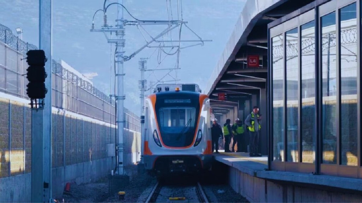 Un vagón de la recién inaugurada Línea 4 del Tren Ligero descarriló tras un error en el cambio de vía. Autoridades de Jalisco confirmaron que no hubo lesionados