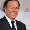 Julio Iglesias en evento.