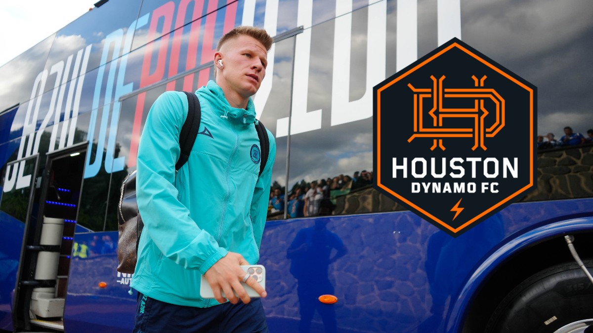 Mateusz Bogusz con los colores de Cruz Azul.