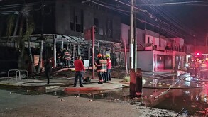 Incendio devora por completo un Minisúper en Zapopan