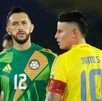 Camilo Vargas junto a James Rodríguez jugando para la Selección de Colombia.