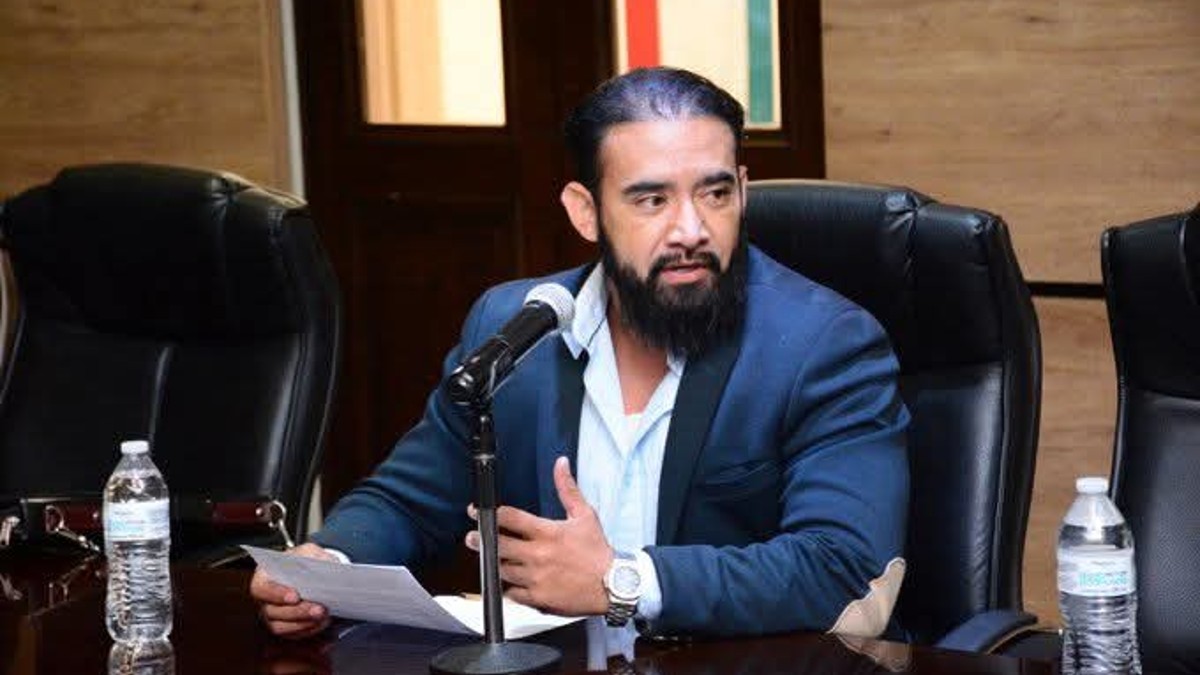 abogado Cristian Montenegro, acusado de cambiarse de sexo para evitar pagar la pensión de su hija.