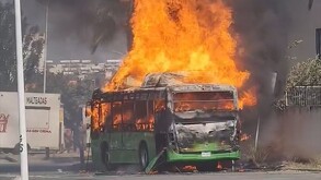 Camión se incendia en la colonia Villa fontana de Zapopan