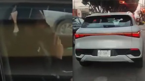 Fotos de un hombre dentro de su auto y del vehículo que conduce.