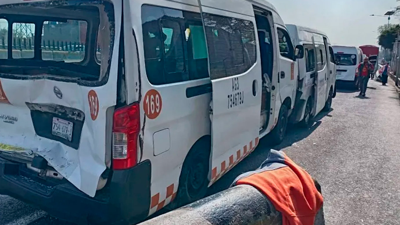 Una aparente falla mecánica provocó un choque múltiple en la autopista México-Pachuca, a la altura de Ecatepec.