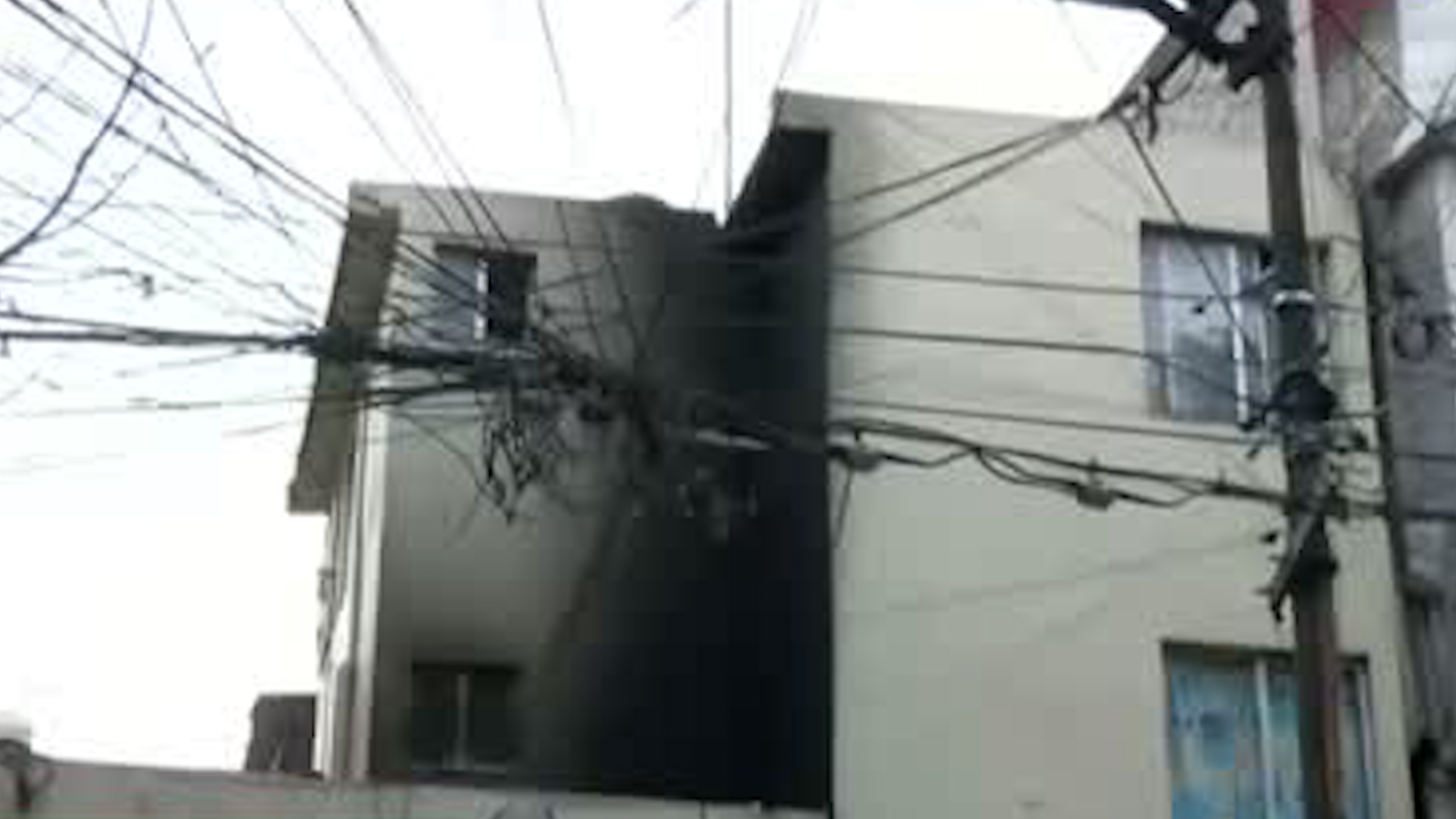 Al parecer el incendio se debió a un descuido con la estufa de gas en una de las viviendas.