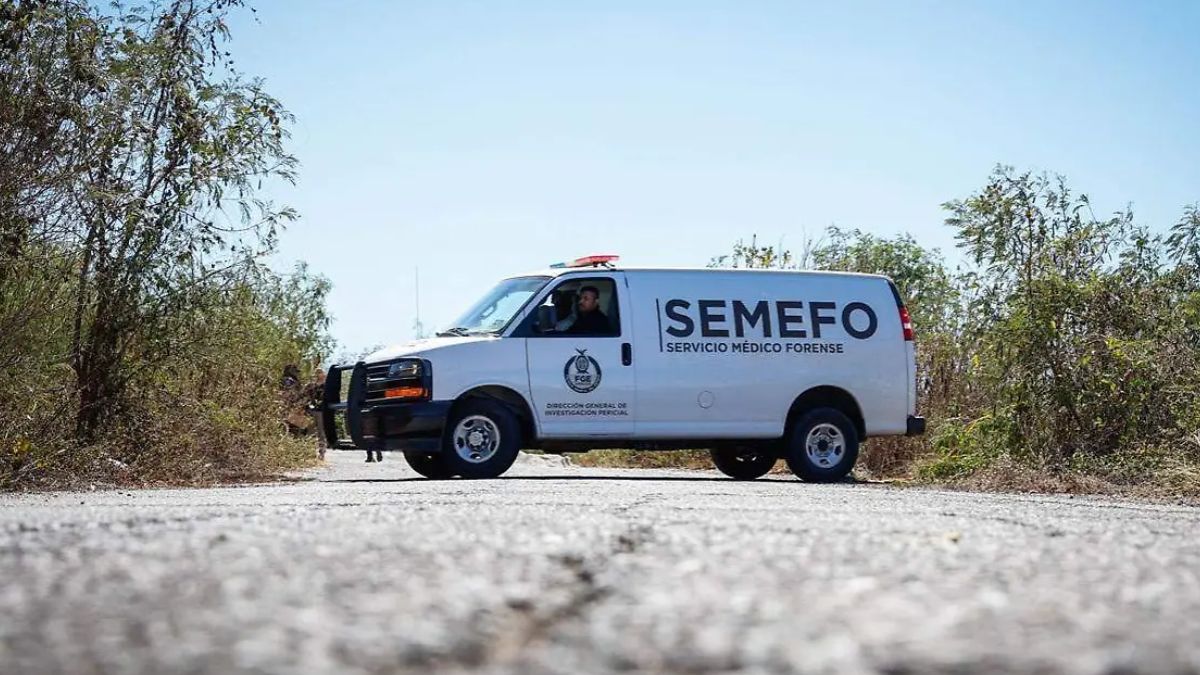 El cuerpo fue trasladado a las instalaciones del Servicio Médico Forense (SEMEFO).