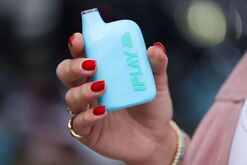 Puesto de vapeadores y cigarros electrónicos en el Centro Histórico